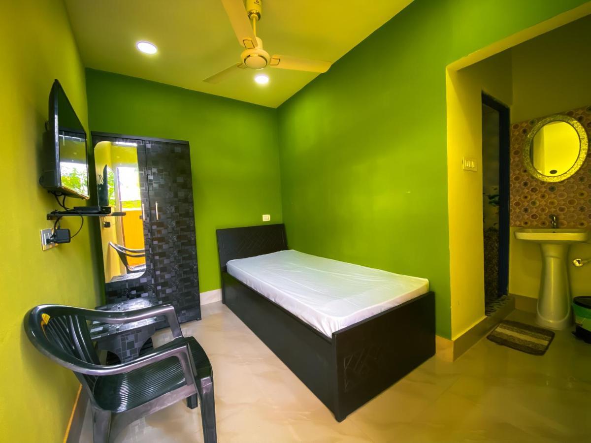 Hotel Sk Lodge Near Guwahati Airport エクステリア 写真