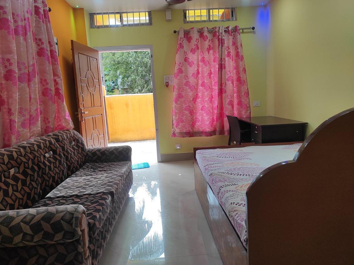 Hotel Sk Lodge Near Guwahati Airport エクステリア 写真