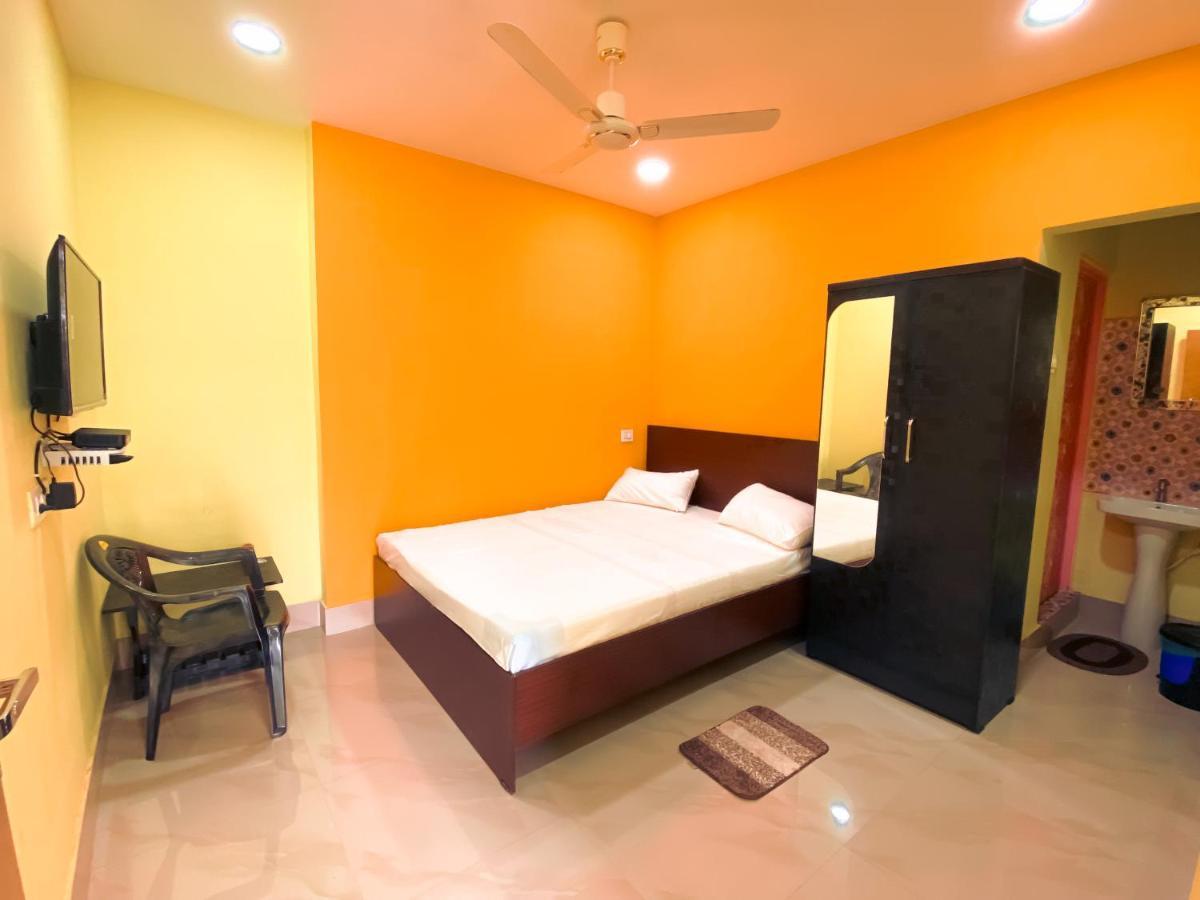 Hotel Sk Lodge Near Guwahati Airport 部屋 写真