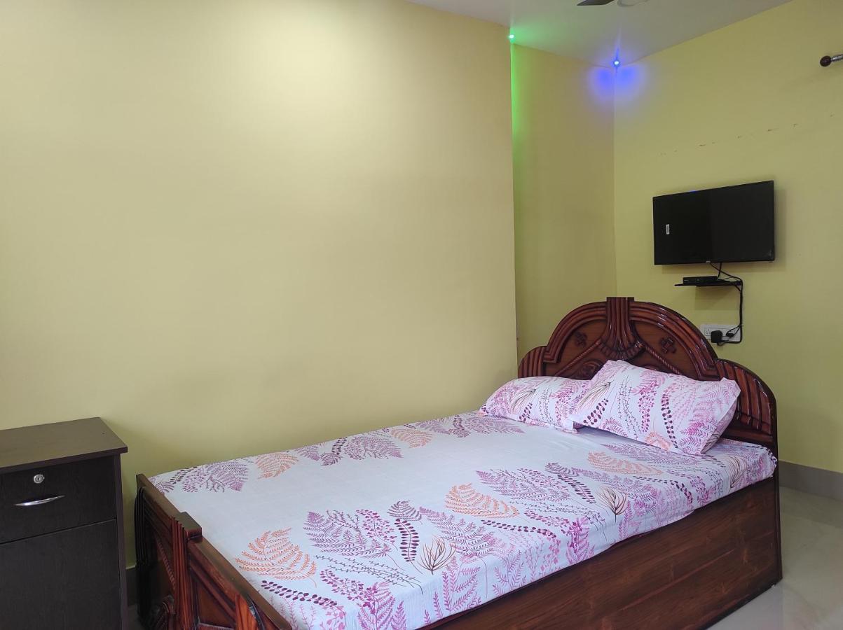 Hotel Sk Lodge Near Guwahati Airport エクステリア 写真