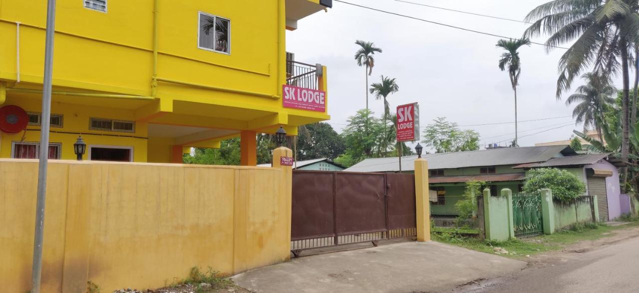 Hotel Sk Lodge Near Guwahati Airport エクステリア 写真