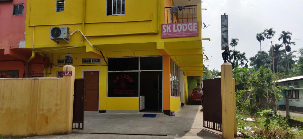 Hotel Sk Lodge Near Guwahati Airport エクステリア 写真