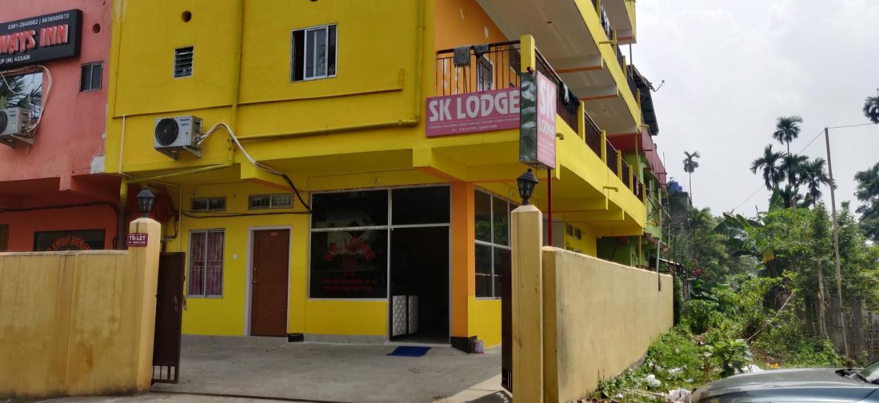 Hotel Sk Lodge Near Guwahati Airport エクステリア 写真